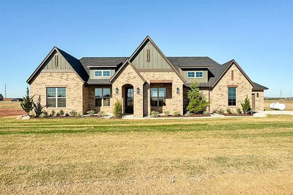 1.79 Acres of Land with Home for Sale in Piedmont, Oklahoma