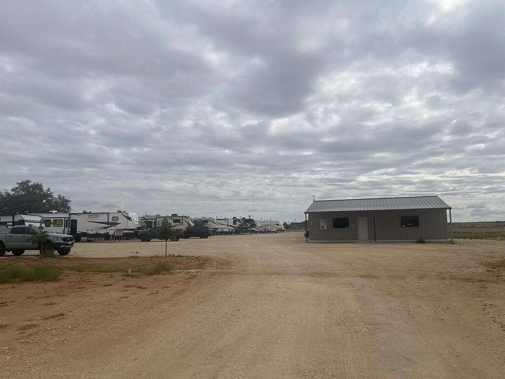 6 Acres of Improved Commercial Land for Sale in Snyder, Texas