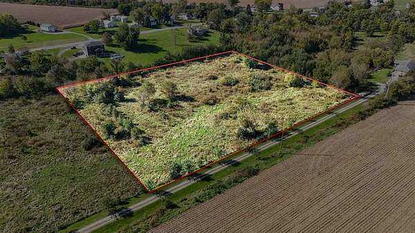 5 Acres of Residential Land for Sale in Alburnett, Iowa
