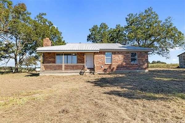 20 Acres of Land with Home for Sale in Atoka, Oklahoma