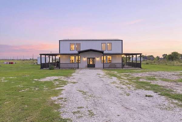 5.21 Acres of Land with Home for Sale in Marlin, Texas