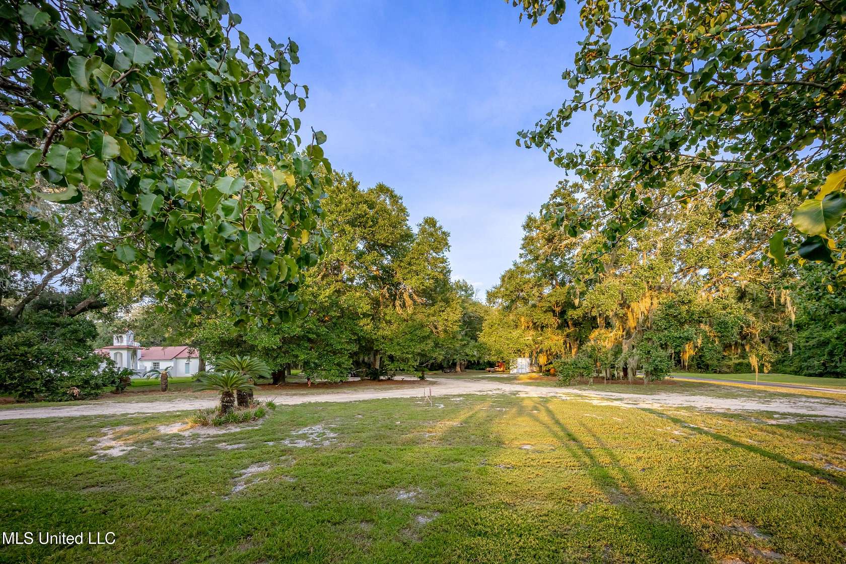 1.26 Acres of Residential Land for Sale in Ocean Springs, Mississippi