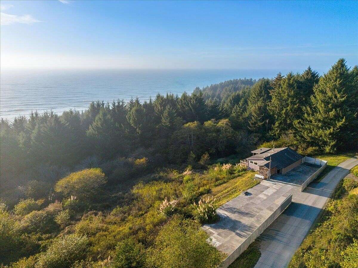 10.4 Acres of Recreational Land with Home for Sale in Trinidad, California