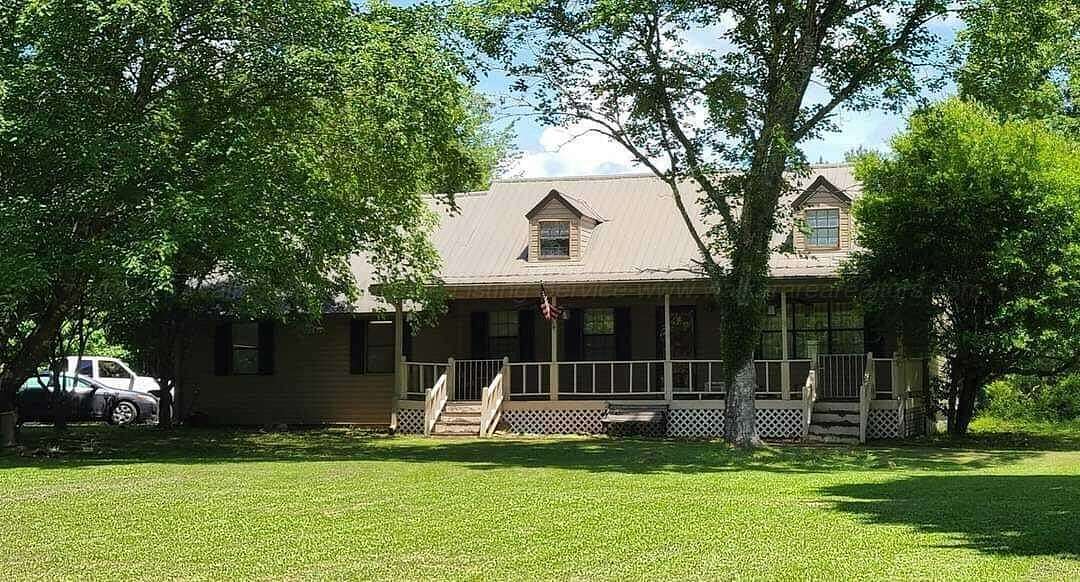 4.9 Acres of Land with Home for Sale in Jasper, Alabama