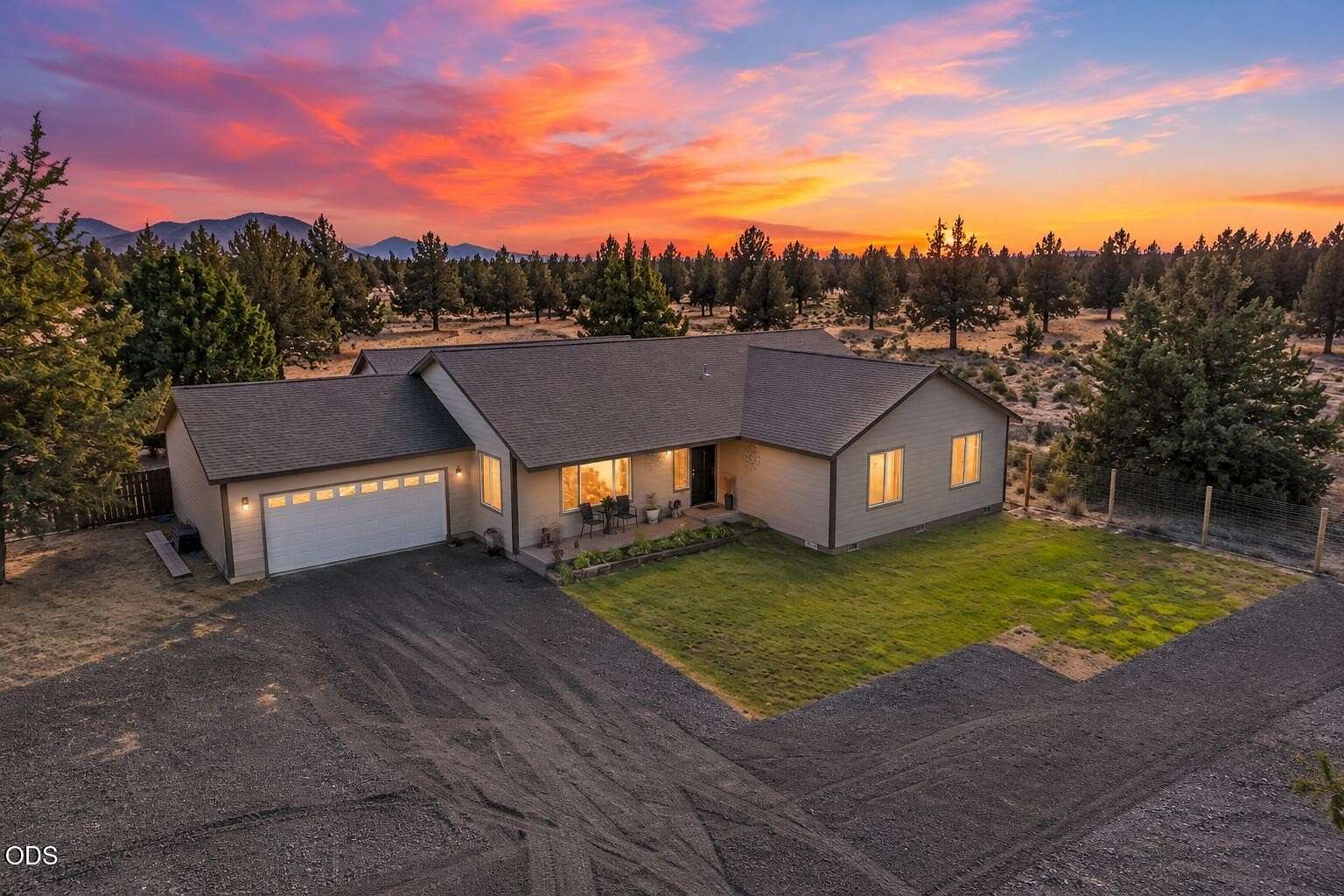 6.2 Acres of Land with Home for Sale in Terrebonne, Oregon