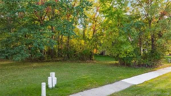 0.3 Acres of Residential Land for Sale in Sterling Heights, Michigan