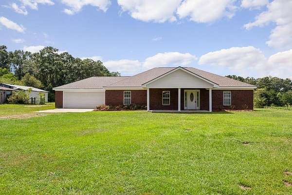 37 Acres of Recreational Land with Home for Sale in Lumberton, Mississippi