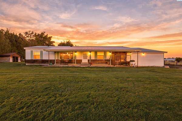 4 Acres of Land with Home for Sale in Kennewick, Washington