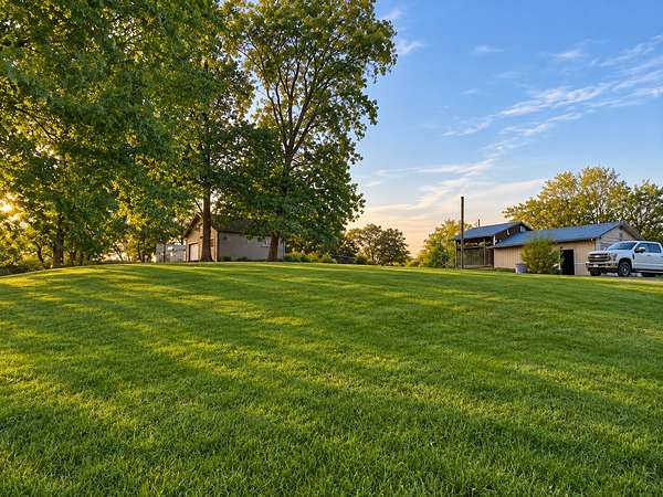 1 Acre of Residential Land for Sale in Palmer, Tennessee