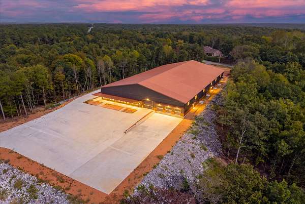 14 Acres of Improved Mixed-Use Land for Sale in Dover, Tennessee