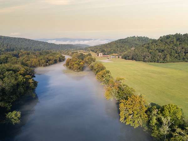 181 Acres of Land with Home for Sale in Rocky Top, Tennessee