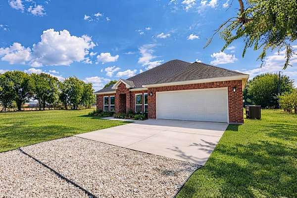 1.5 Acres of Land with Home for Sale in Farmersville, Texas