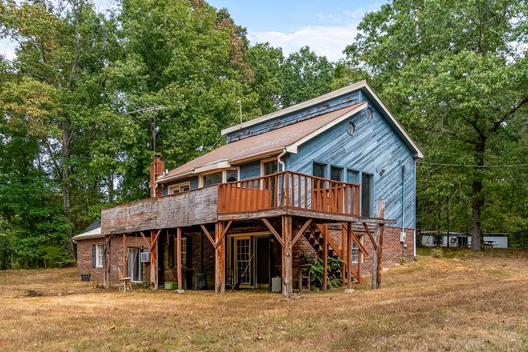 21 Acres of Land with Home for Sale in White Bluff, Tennessee