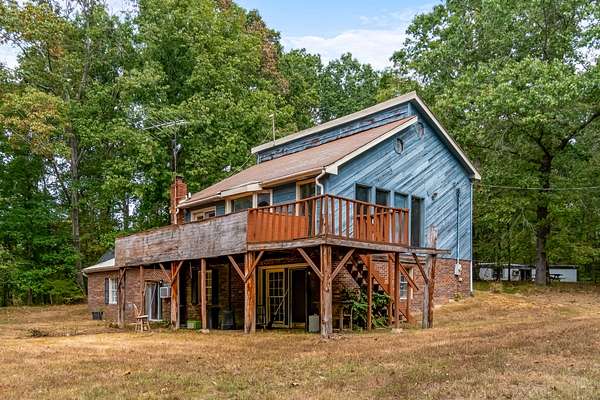 21 Acres of Land with Home for Sale in White Bluff, Tennessee