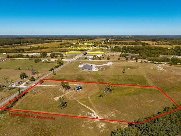4.4 Acres of Land with Home for Sale in Macomb, Missouri