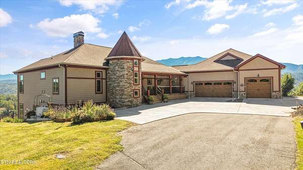 1.15 Acres of Land with Home for Sale in Gatlinburg, Tennessee