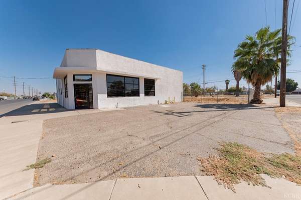 0.17 Acres of Improved Commercial Land for Sale in Hanford, California