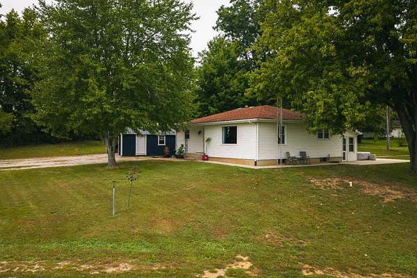 9.29 Acres of Land with Home for Sale in Springfield, Illinois