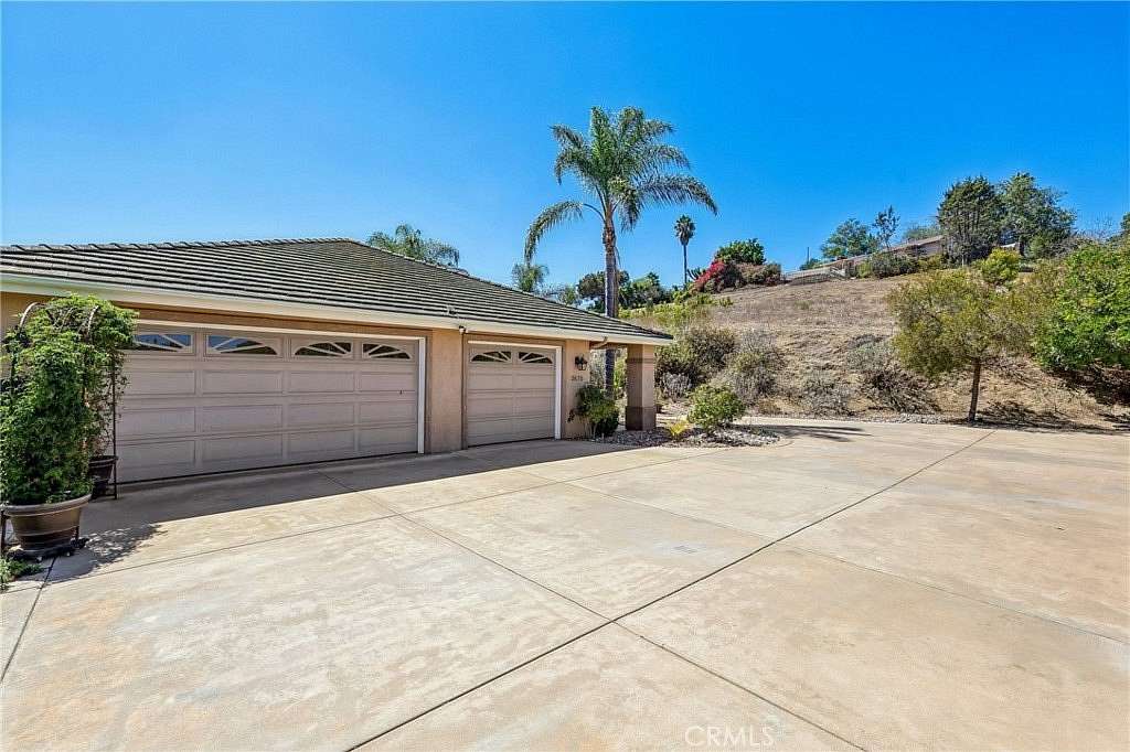 2.32 Acres of Land with Home for Lease in Fallbrook, California