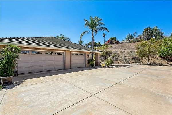 2.32 Acres of Land with Home for Lease in Fallbrook, California