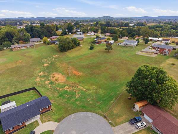 1 Acre of Residential Land for Sale in Somerset, Kentucky