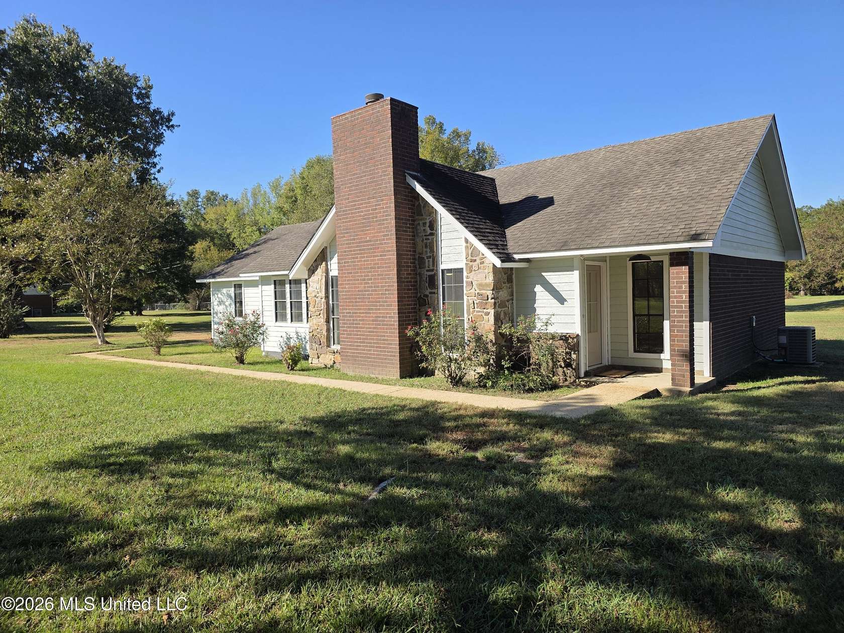 5.1 Acres of Land with Home for Sale in Senatobia, Mississippi