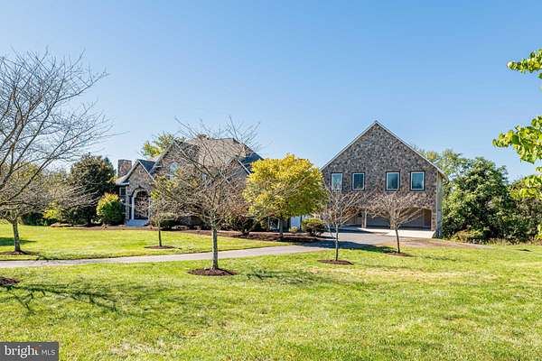 3.8 Acres of Land with Home for Sale in Hamilton, Virginia