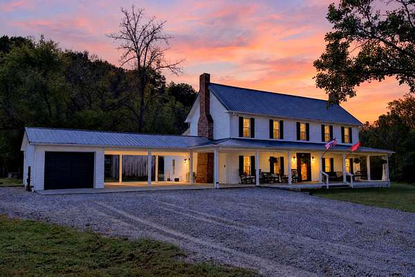 29 Acres of Land with Home for Sale in Cumberland Furnace, Tennessee