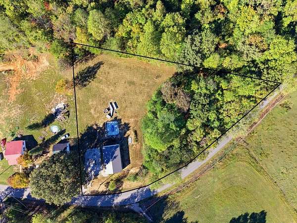 1.75 Acres of Residential Land for Auction in Quebeck, Tennessee