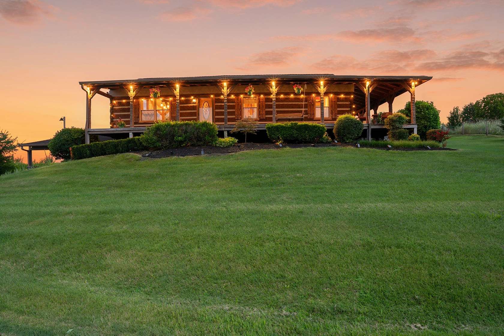 3.44 Acres of Land with Home for Sale in Hendersonville, Tennessee