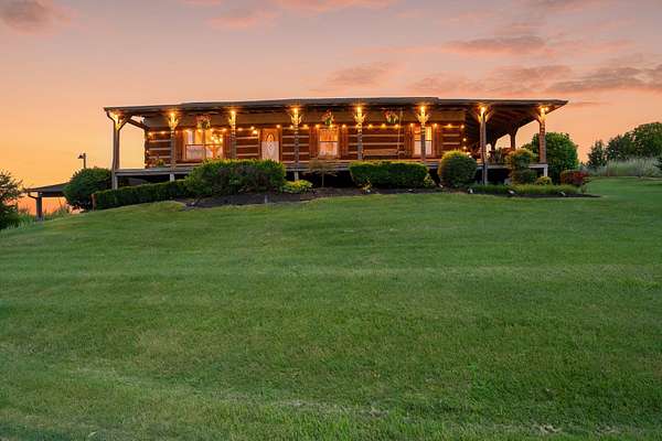 3.44 Acres of Land with Home for Sale in Hendersonville, Tennessee
