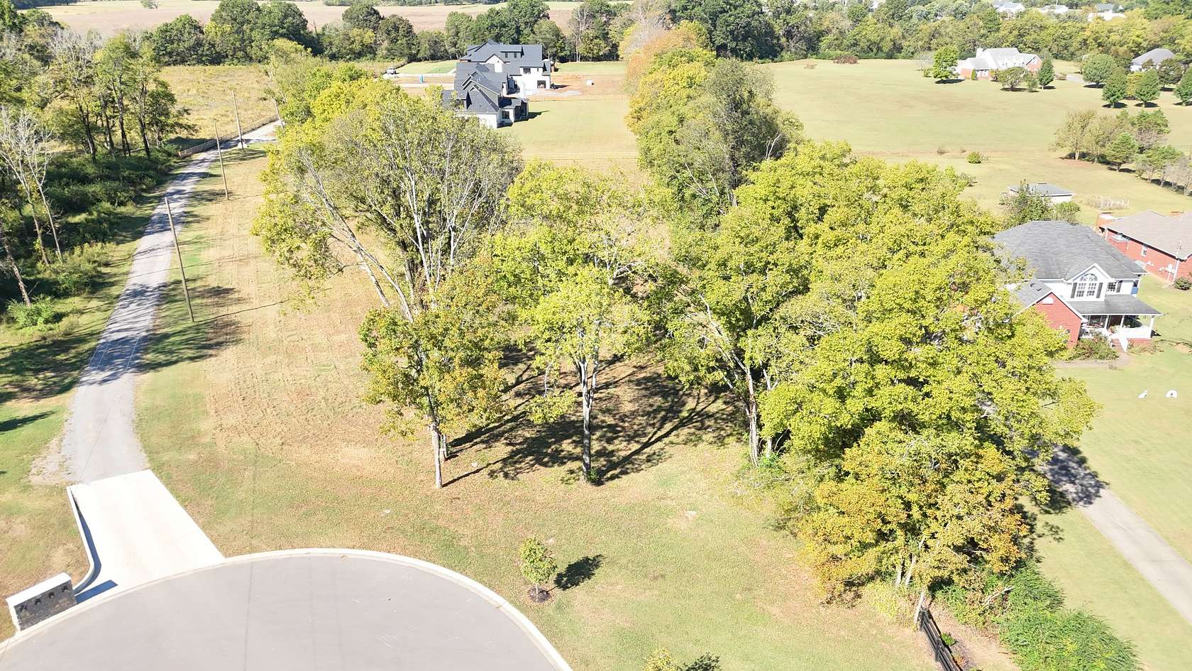 1.34 Acres of Residential Land for Auction in Lascassas, Tennessee