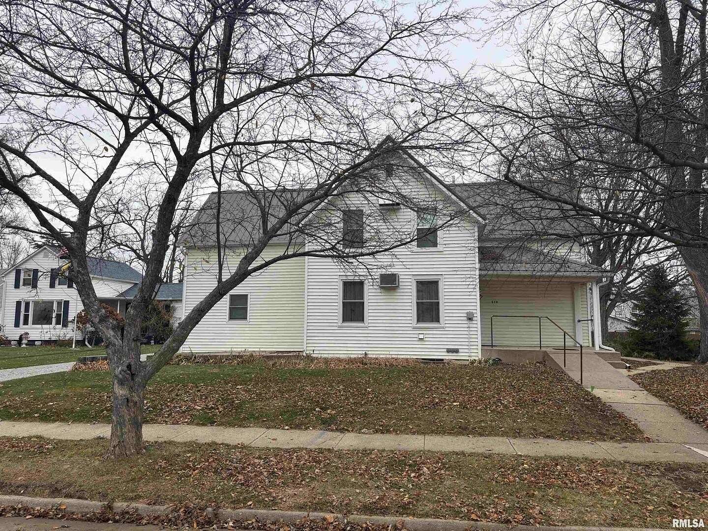 20 Acres of Land with Home for Sale in DeWitt, Iowa