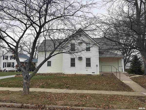 20 Acres of Land with Home for Sale in DeWitt, Iowa
