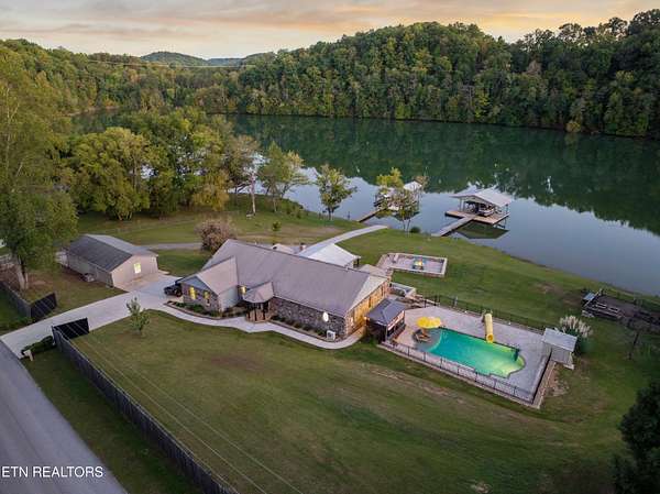 1.64 Acres of Land with Home for Sale in Harriman, Tennessee