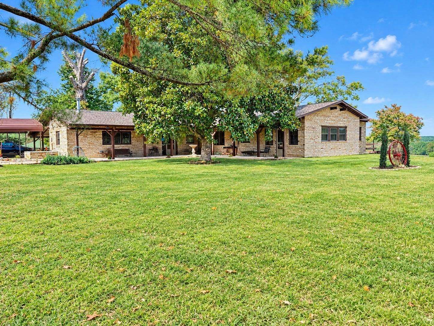 84.2 Acres of Land with Home for Sale in Harrisburg, Illinois
