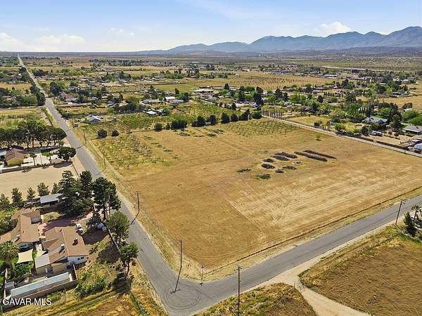 9 Acres of Land for Sale in Littlerock, California