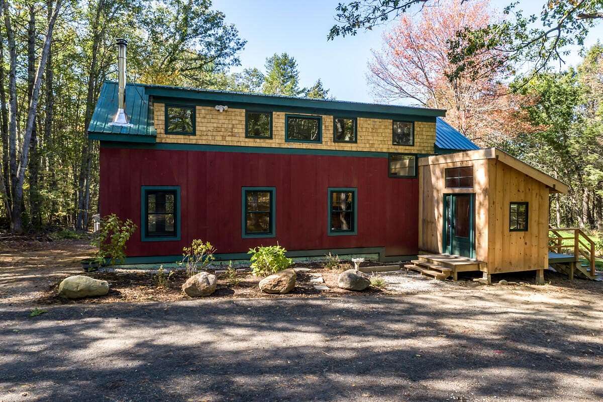 2.8 Acres of Land with Home for Sale in Woolwich, Maine
