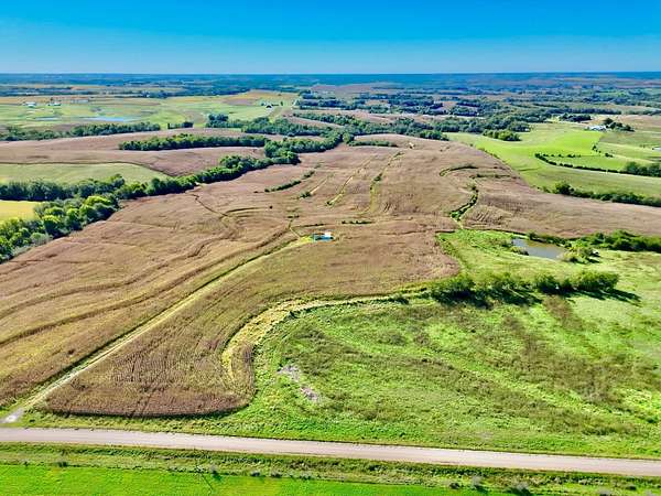 334 Acres of Land for Auction in Bedford, Iowa