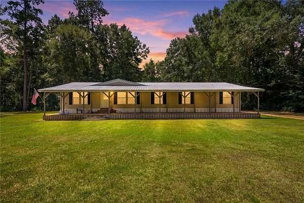 17.8 Acres of Recreational Land with Home for Sale in Bogalusa, Louisiana