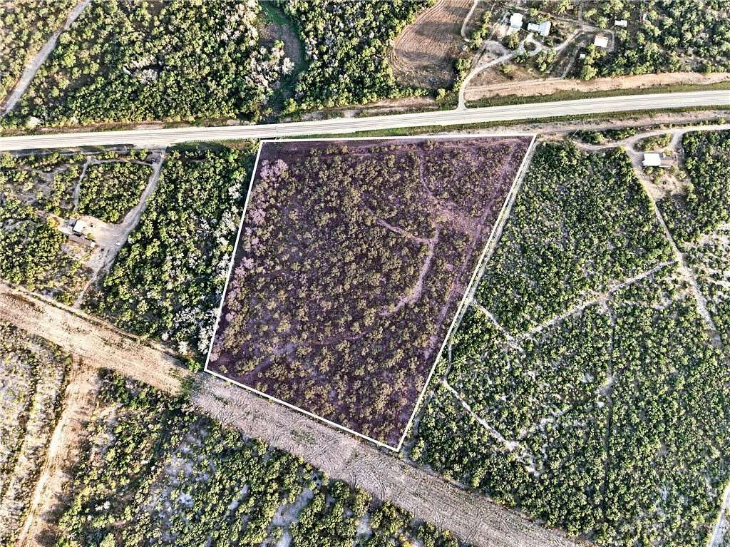 17.7 Acres of Recreational & Residential Land for Sale in Three Rivers, Texas