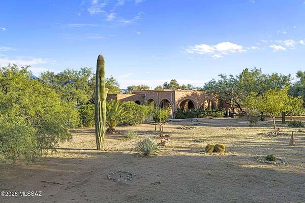 2.9 Acres of Land with Home for Sale in Green Valley, Arizona