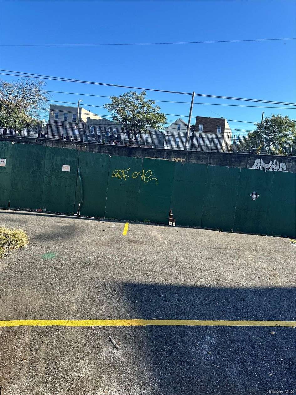 0.08 Acres of Residential Land for Sale in Bronx, New York
