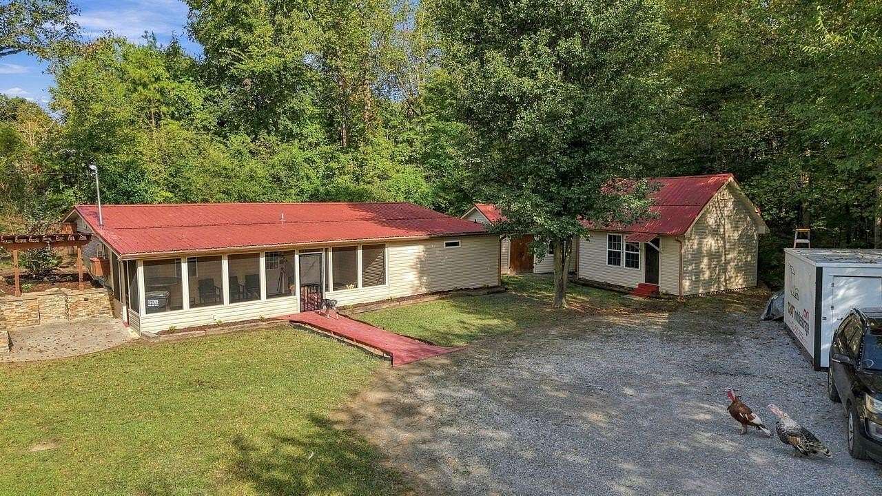 1.7 Acres of Land with Home for Sale in Soddy-Daisy, Tennessee