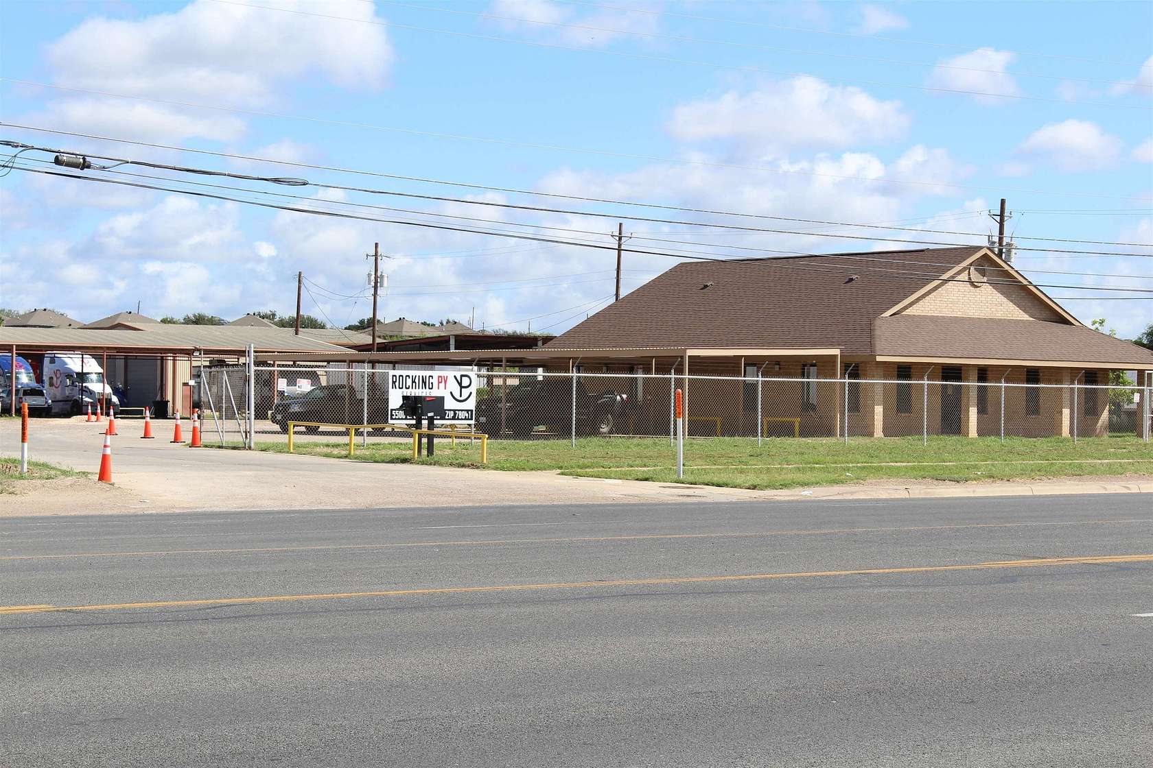 4.42 Acres of Improved Commercial Land for Sale in Laredo, Texas