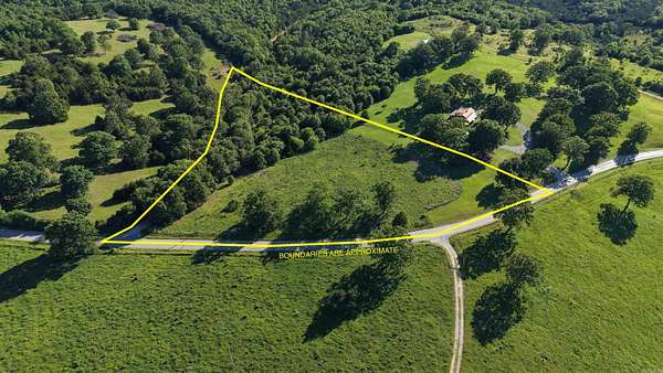 5 Acres of Residential Land for Sale in Yellville, Arkansas