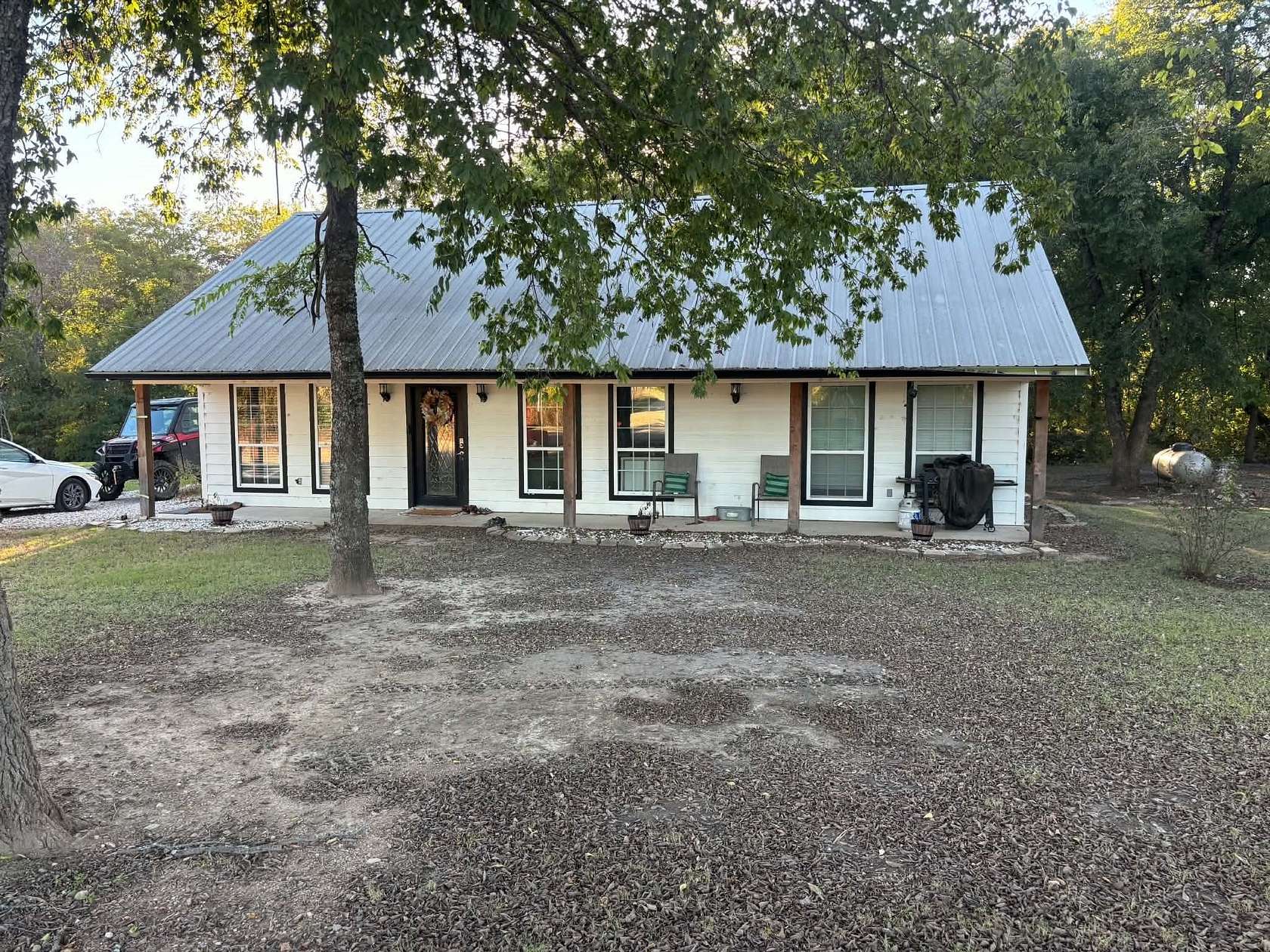 5 Acres of Land with Home for Lease in Honey Grove, Texas