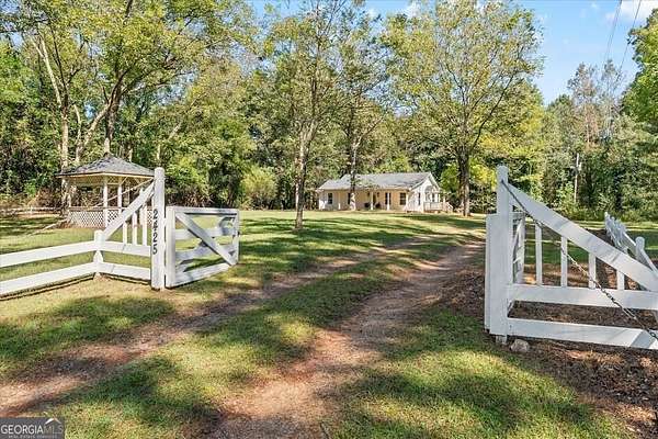 4.33 Acres of Land with Home for Sale in Waco, Georgia
