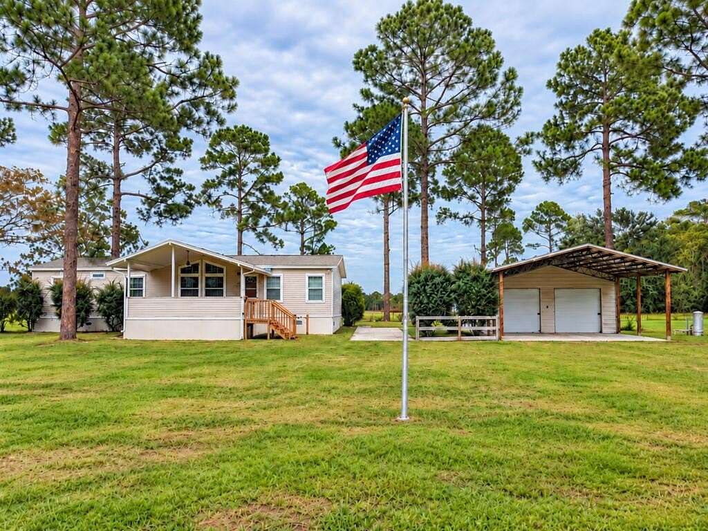 3 Acres of Land with Home for Sale in Trenton, Florida