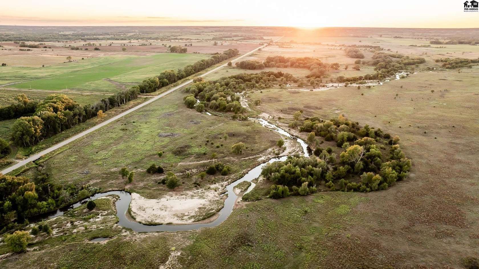 474 Acres of Land for Sale in Arlington, Kansas